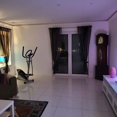Beautiful Terraced House With Private Parking Villa Sandviken Exterior foto
